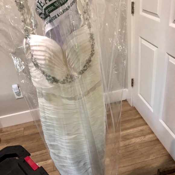 Faviana White Chiffon Kim Kardashian Mermaid Dress - Picture 4 of 5